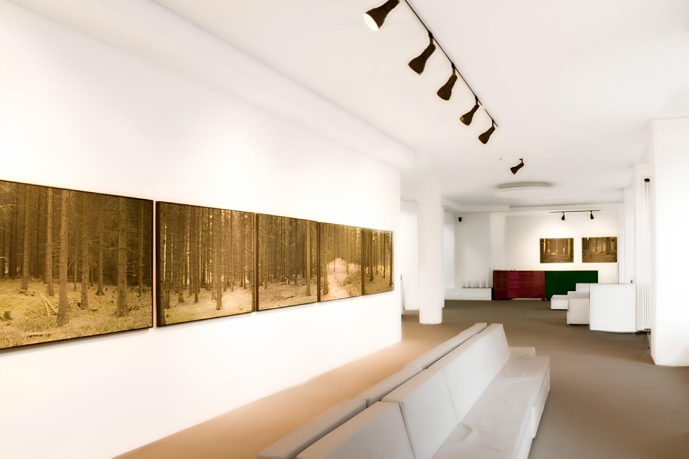 Galerie Tristesse Deluxe Berlin