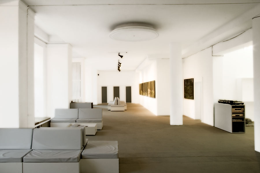 Galerie Tristesse Deluxe Berlin